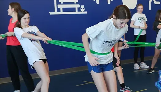 students working on 适合ness training